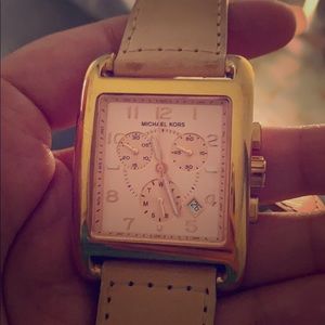 Double wrap MK watch